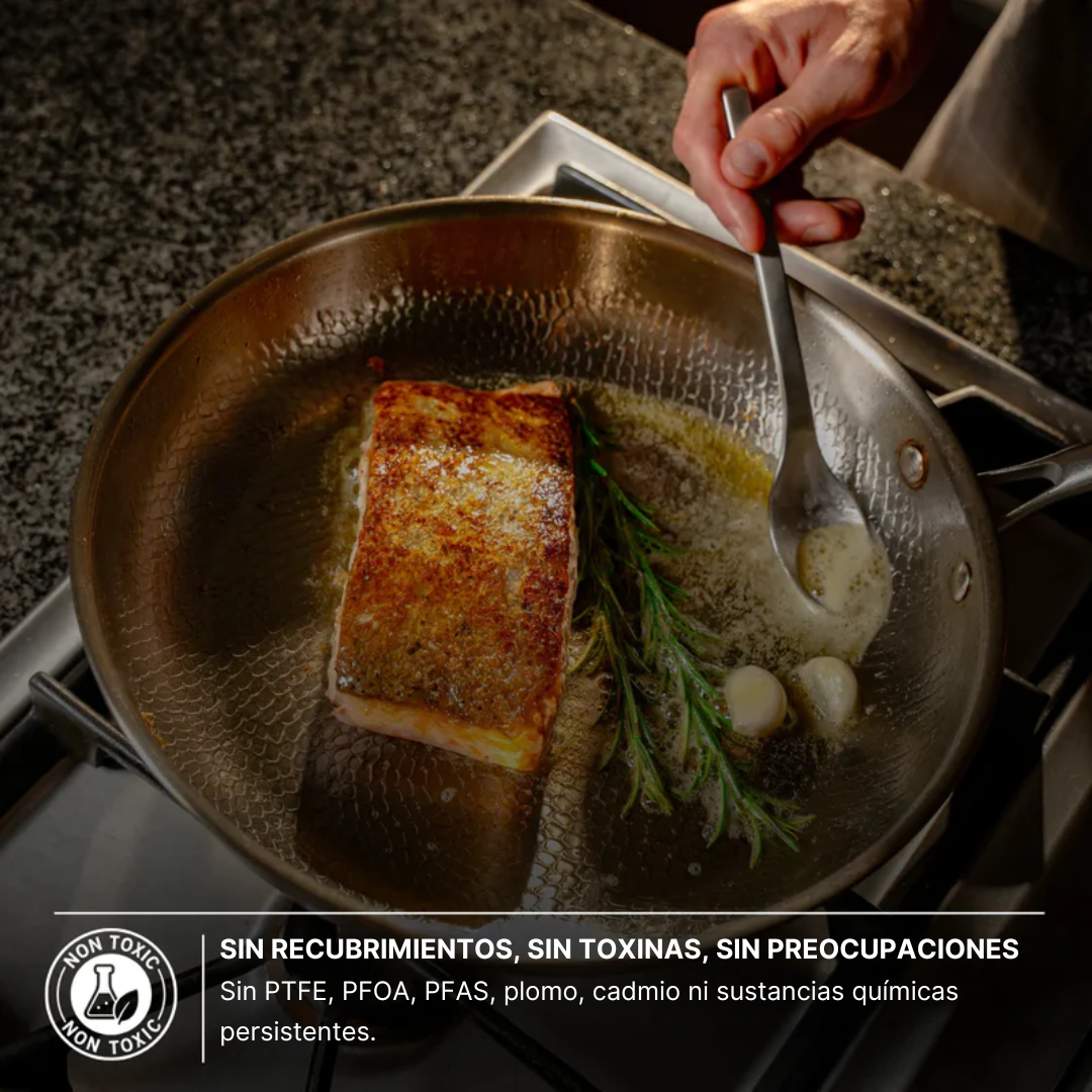 Sartén martillada de titanio